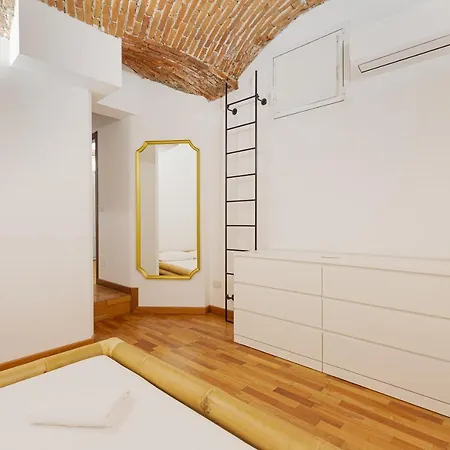 Guesthost - Sant'ambrogio Design Apartmán *